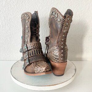Lane SHOWDOWN Womens Cowboy Boots 10 Brown Short Western Cowgirl Lace-up Bootie